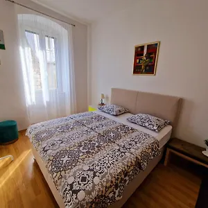 Apartment Downtown Nora, Split