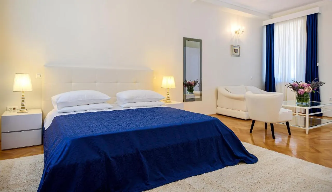 Palace Schoen Milesi - Esense Of Prestige - Private Pool - Old Money Style Luxury Rooms - Walking Distance To The Old Town, The Beach And All Amenities - Buralux Properties Split 4*,  Croatia
