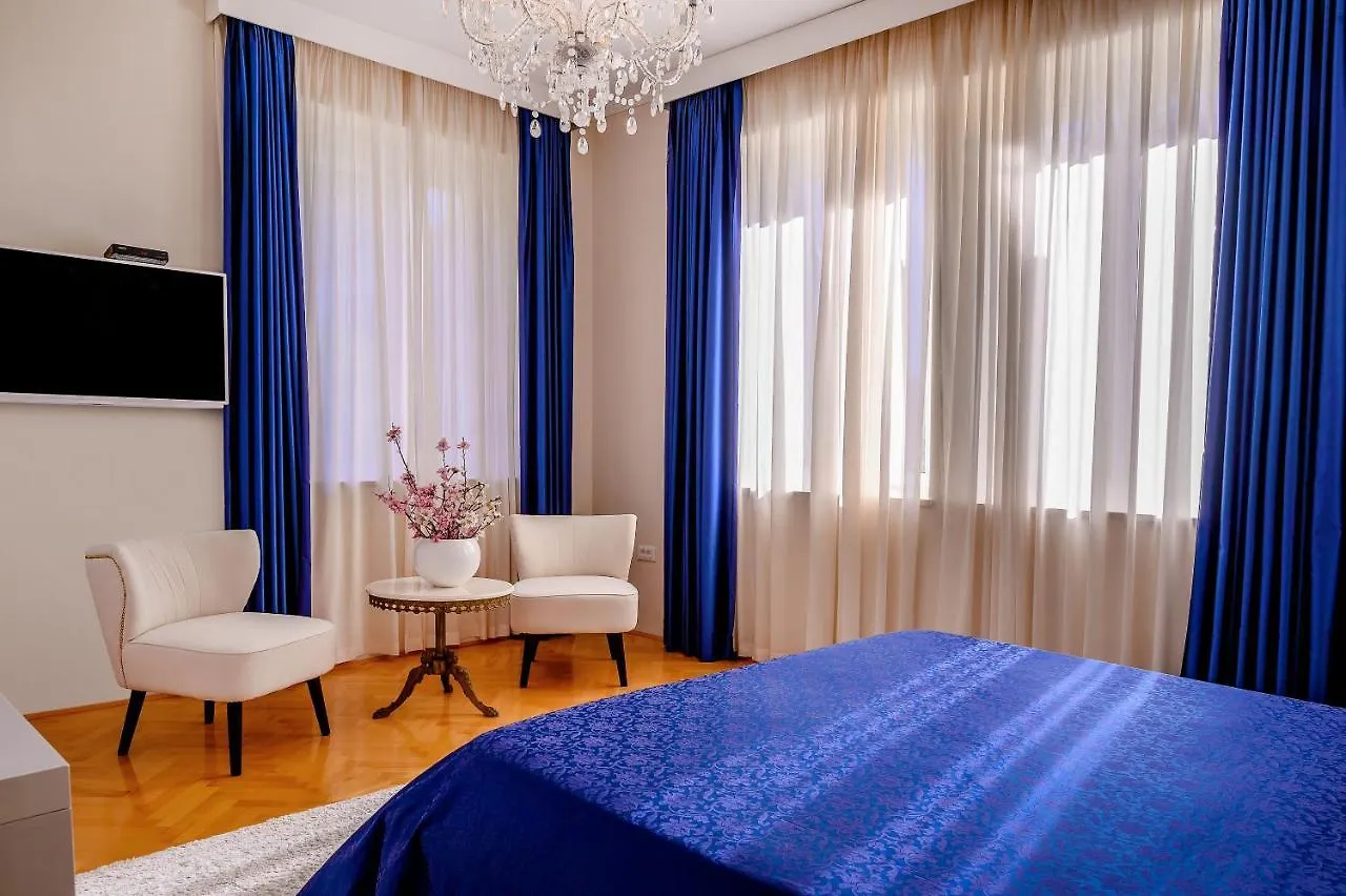 **** Guest house Palace Schoen Milesi - Esense Of Prestige - Private Pool - Old Money Style Luxury Rooms - Walking Distance To The Old Town, The Beach And All Amenities - Buralux Properties Split Croatia