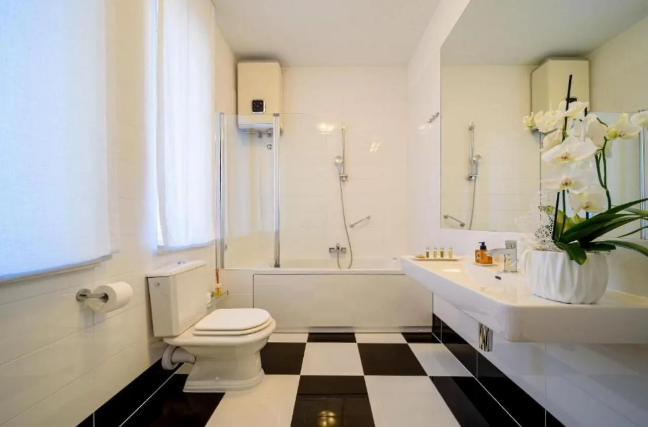 Palace Schoen Milesi - Esense Of Prestige - Private Pool - Old Money Style Luxury Rooms - Walking Distance To The Old Town, The Beach And All Amenities - Buralux Properties Split 4*,  Croatia